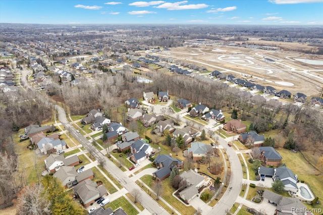 54424 Maple Creek Court, Shelby Twp, MI 48316