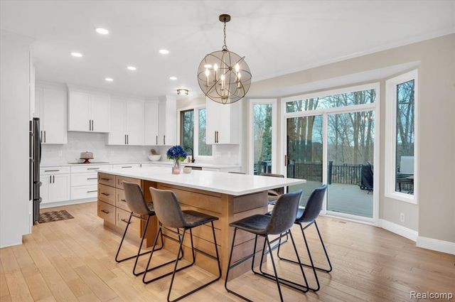 54424 Maple Creek Court, Shelby Twp, MI 48316