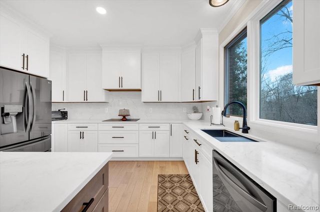 54424 Maple Creek Court, Shelby Twp, MI 48316