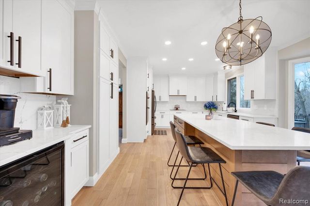 54424 Maple Creek Court, Shelby Twp, MI 48316