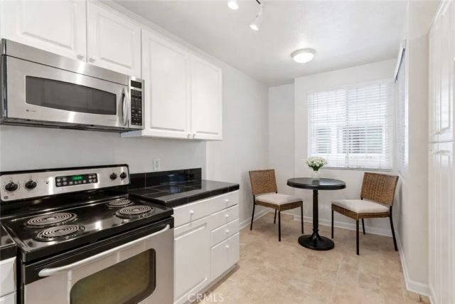 20301 Bluffside D-201, Huntington Beach, CA 92646