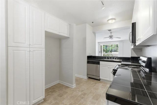 20301 Bluffside D-201, Huntington Beach, CA 92646