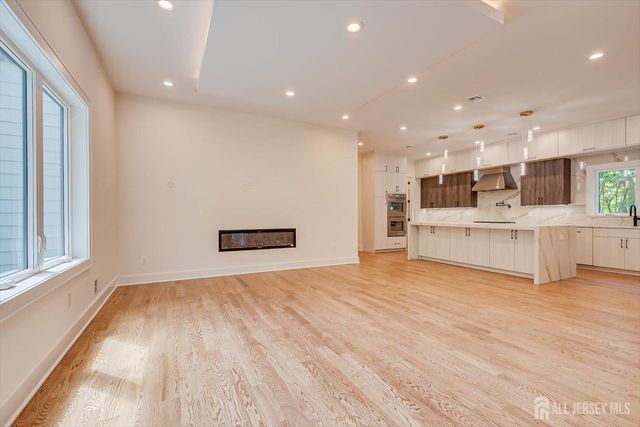 67 Falcon Road, Livingston, NJ 07039