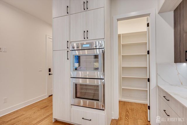67 Falcon Road, Livingston, NJ 07039