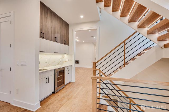 67 Falcon Road, Livingston, NJ 07039