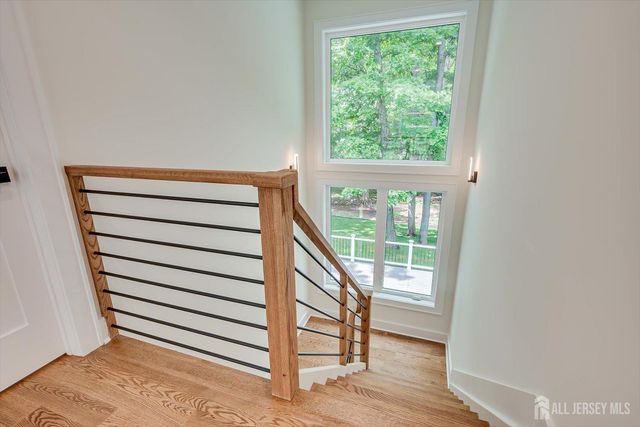 67 Falcon Road, Livingston, NJ 07039