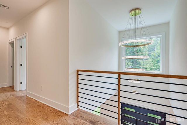 67 Falcon Road, Livingston, NJ 07039