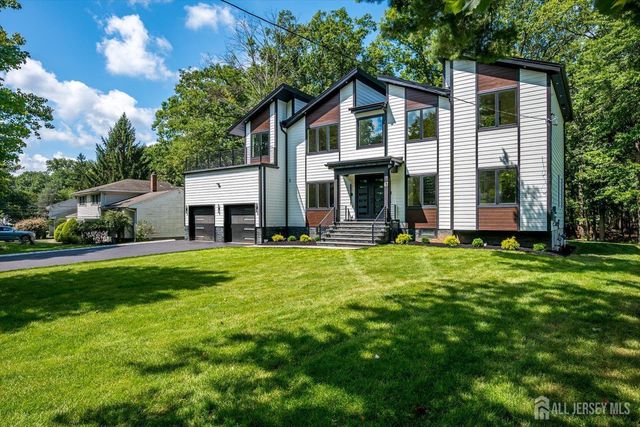 67 Falcon Road, Livingston, NJ 07039