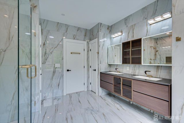 67 Falcon Road, Livingston, NJ 07039
