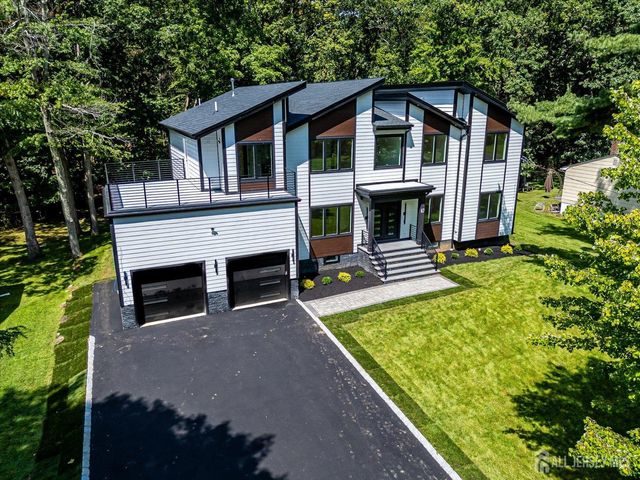 67 Falcon Road, Livingston, NJ 07039