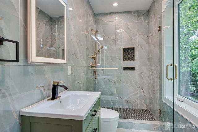 67 Falcon Road, Livingston, NJ 07039