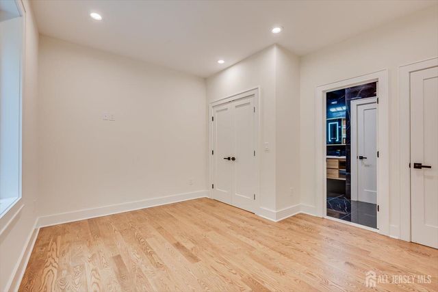 67 Falcon Road, Livingston, NJ 07039