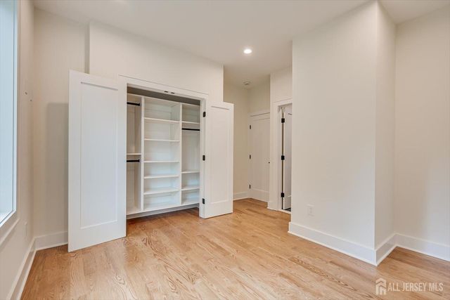 67 Falcon Road, Livingston, NJ 07039