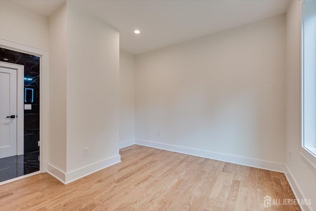 67 Falcon Road, Livingston, NJ 07039
