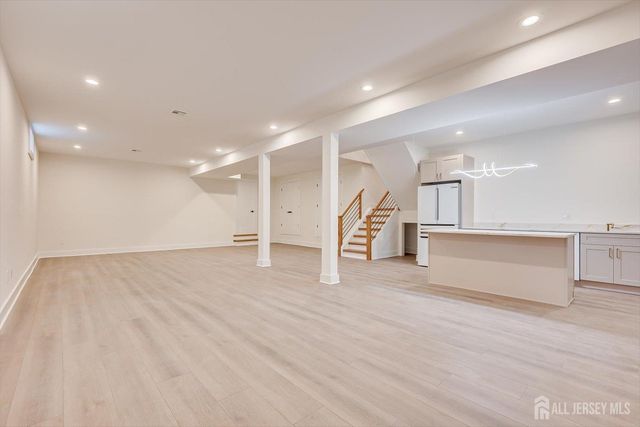 67 Falcon Road, Livingston, NJ 07039