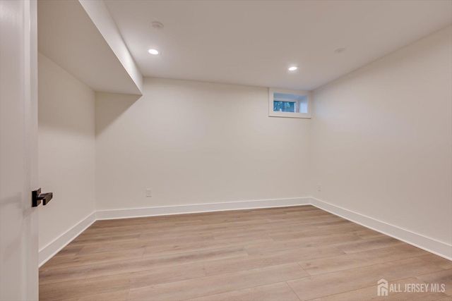 67 Falcon Road, Livingston, NJ 07039