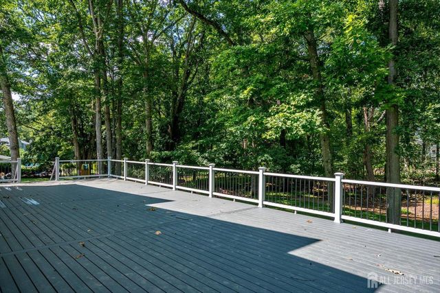 67 Falcon Road, Livingston, NJ 07039