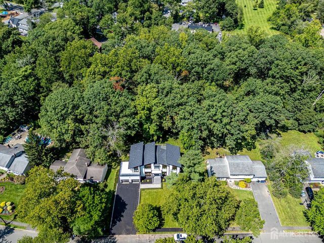 67 Falcon Road, Livingston, NJ 07039