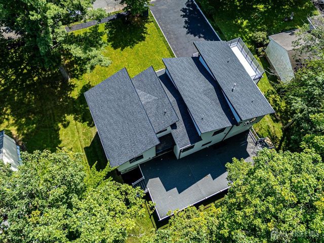 67 Falcon Road, Livingston, NJ 07039