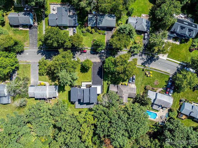 67 Falcon Road, Livingston, NJ 07039