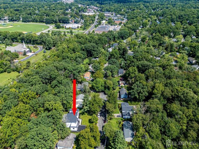 67 Falcon Road, Livingston, NJ 07039