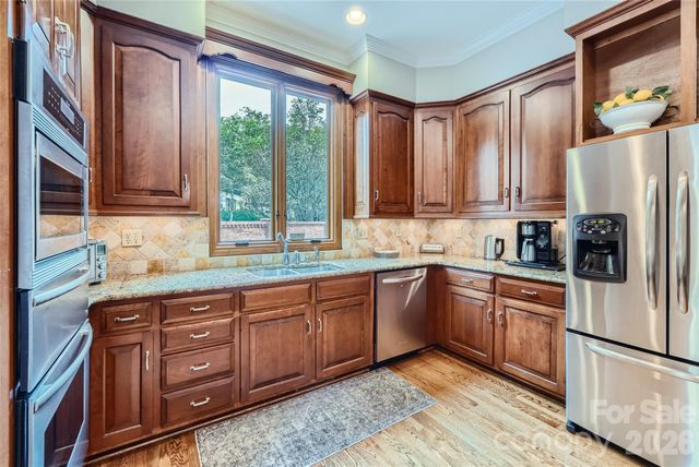 2560 Morrocroft Lane, Charlotte, NC 28211
