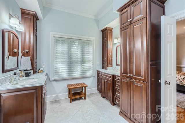 2560 Morrocroft Lane, Charlotte, NC 28211