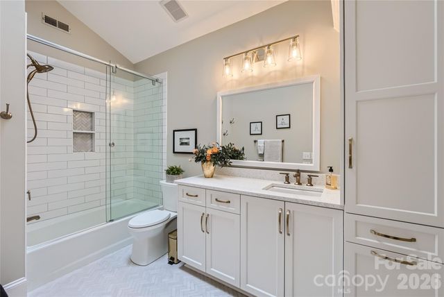 2560 Morrocroft Lane, Charlotte, NC 28211