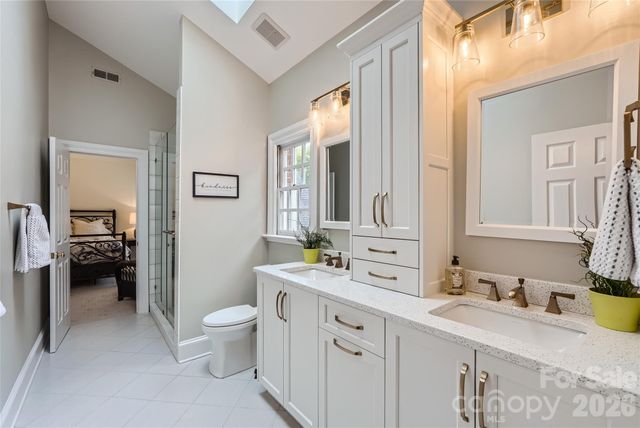 2560 Morrocroft Lane, Charlotte, NC 28211