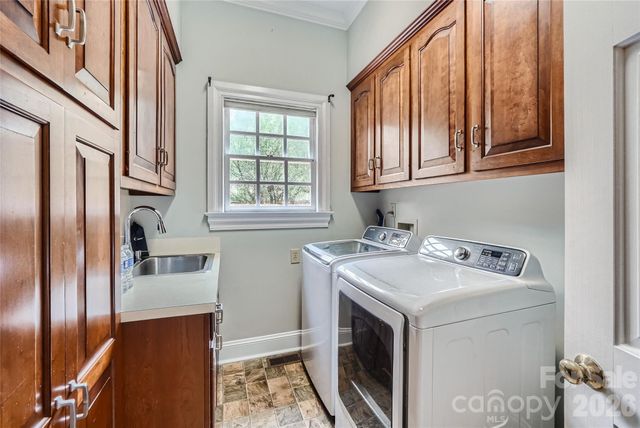 2560 Morrocroft Lane, Charlotte, NC 28211
