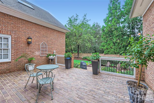 2560 Morrocroft Lane, Charlotte, NC 28211