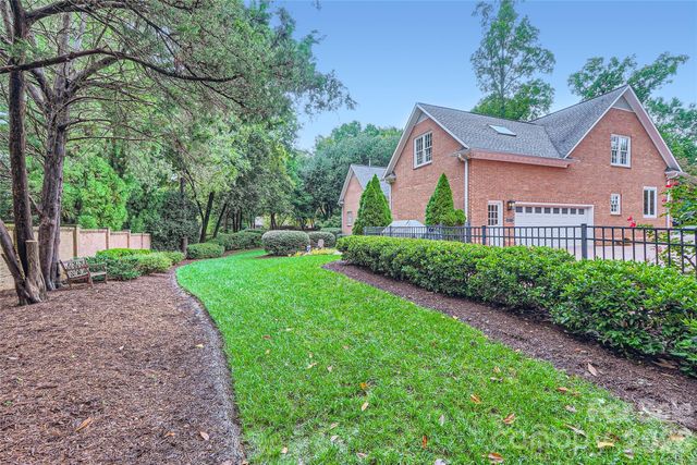 2560 Morrocroft Lane, Charlotte, NC 28211