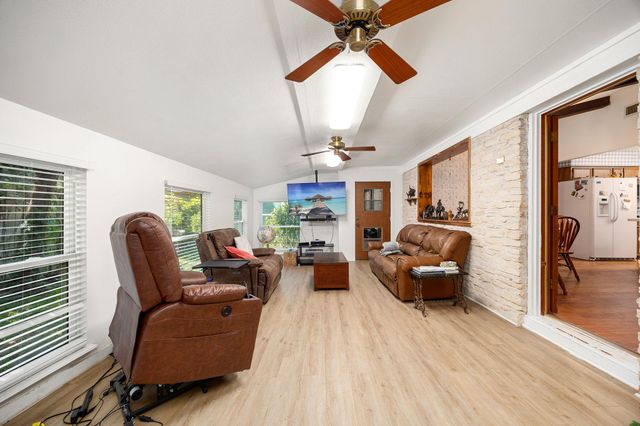 301 Dove Creek DR, Round Rock, TX 78664