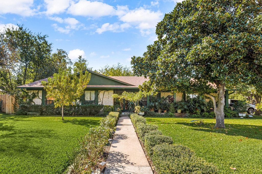 301 Dove Creek DR, Round Rock, TX 78664