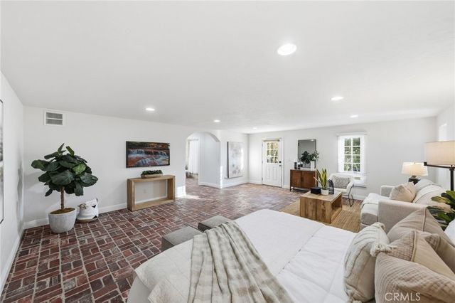 40900 Via Los Altos, Temecula, CA 92591