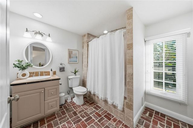 40900 Via Los Altos, Temecula, CA 92591