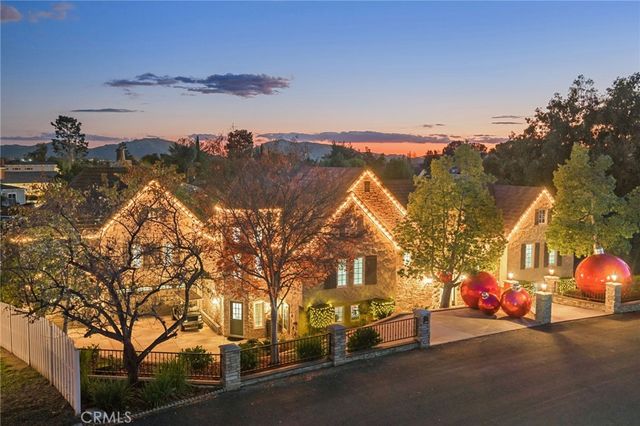 40900 Via Los Altos, Temecula, CA 92591