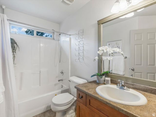 15228 S EAGLE CHASE DR, Draper, UT 84020