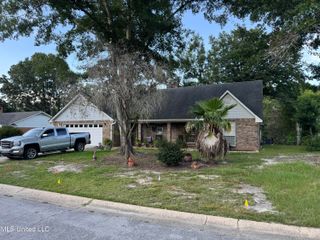 6233 Moreton Place, Ocean Springs, MS 39564