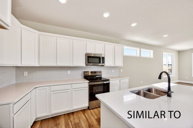 16708 Walnut Meadows Circle, Urbandale, IA 50323