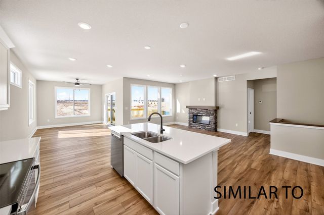 16708 Walnut Meadows Circle, Urbandale, IA 50323