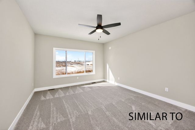 16708 Walnut Meadows Circle, Urbandale, IA 50323