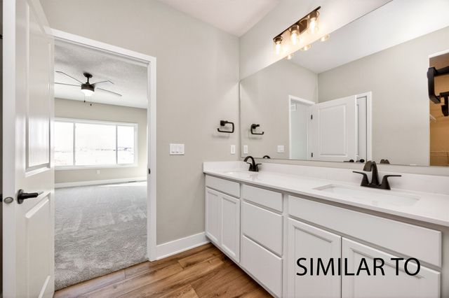 16708 Walnut Meadows Circle, Urbandale, IA 50323