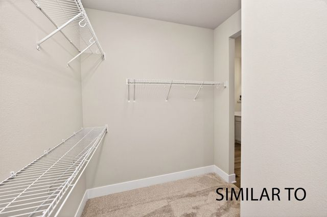 16708 Walnut Meadows Circle, Urbandale, IA 50323