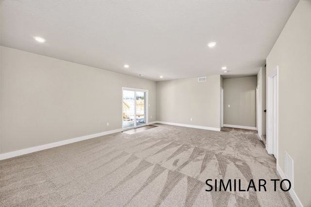 16708 Walnut Meadows Circle, Urbandale, IA 50323