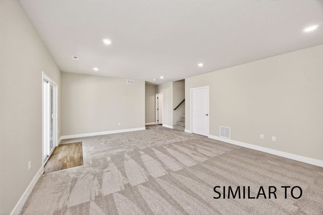 16708 Walnut Meadows Circle, Urbandale, IA 50323