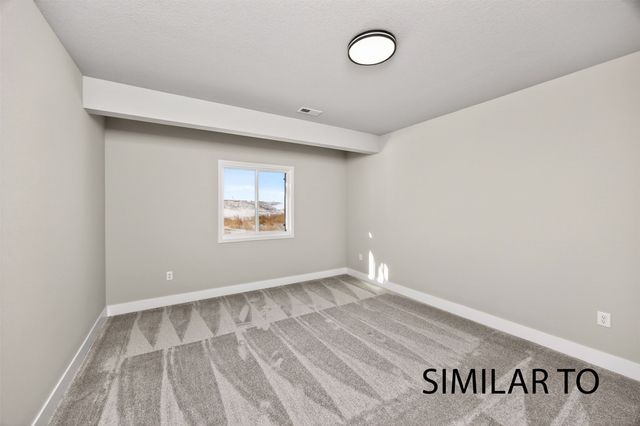 16708 Walnut Meadows Circle, Urbandale, IA 50323