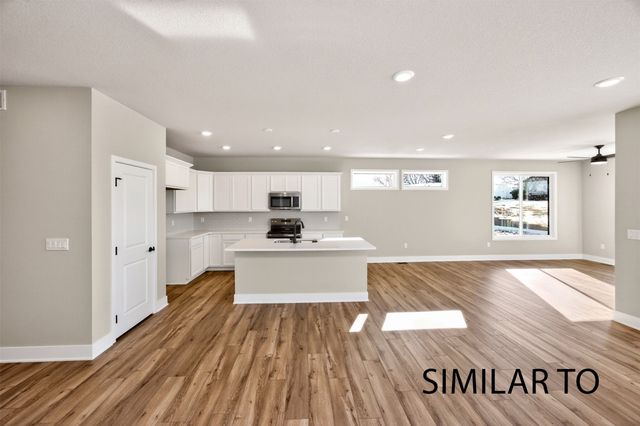 16708 Walnut Meadows Circle, Urbandale, IA 50323