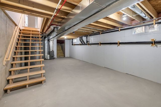 121-123 Putnam Cir 121, Springfield, MA 01104