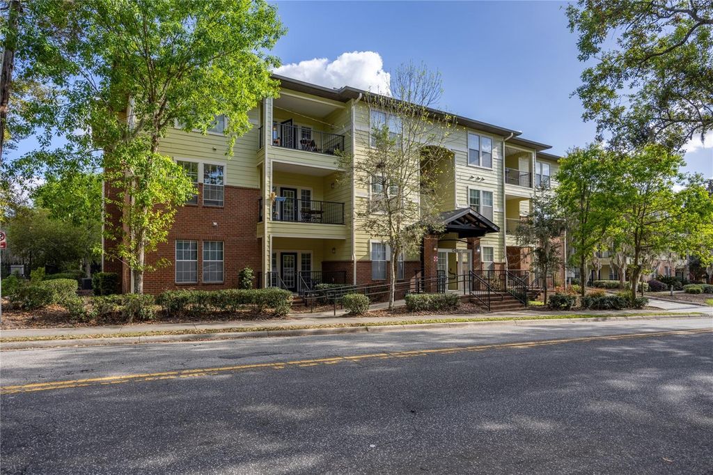 1245 SW 9TH ROAD 202, Gainesville, FL 32601